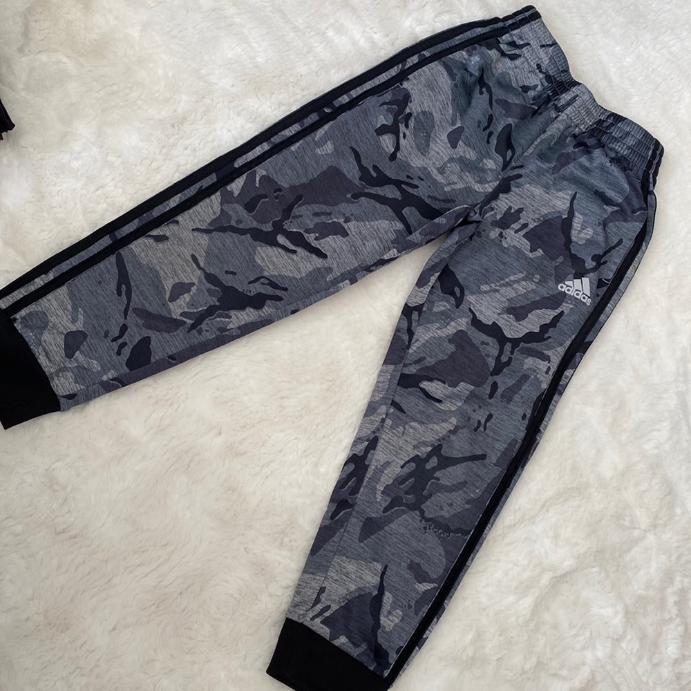 Gray Camo ADIDAS Boys Sweatpants, Size 8 (S)